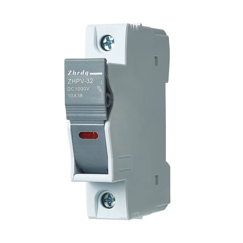 Защо безопасността на вашия слънчев масив зависи от избора на правилния фотоволтаичен DC предпазител